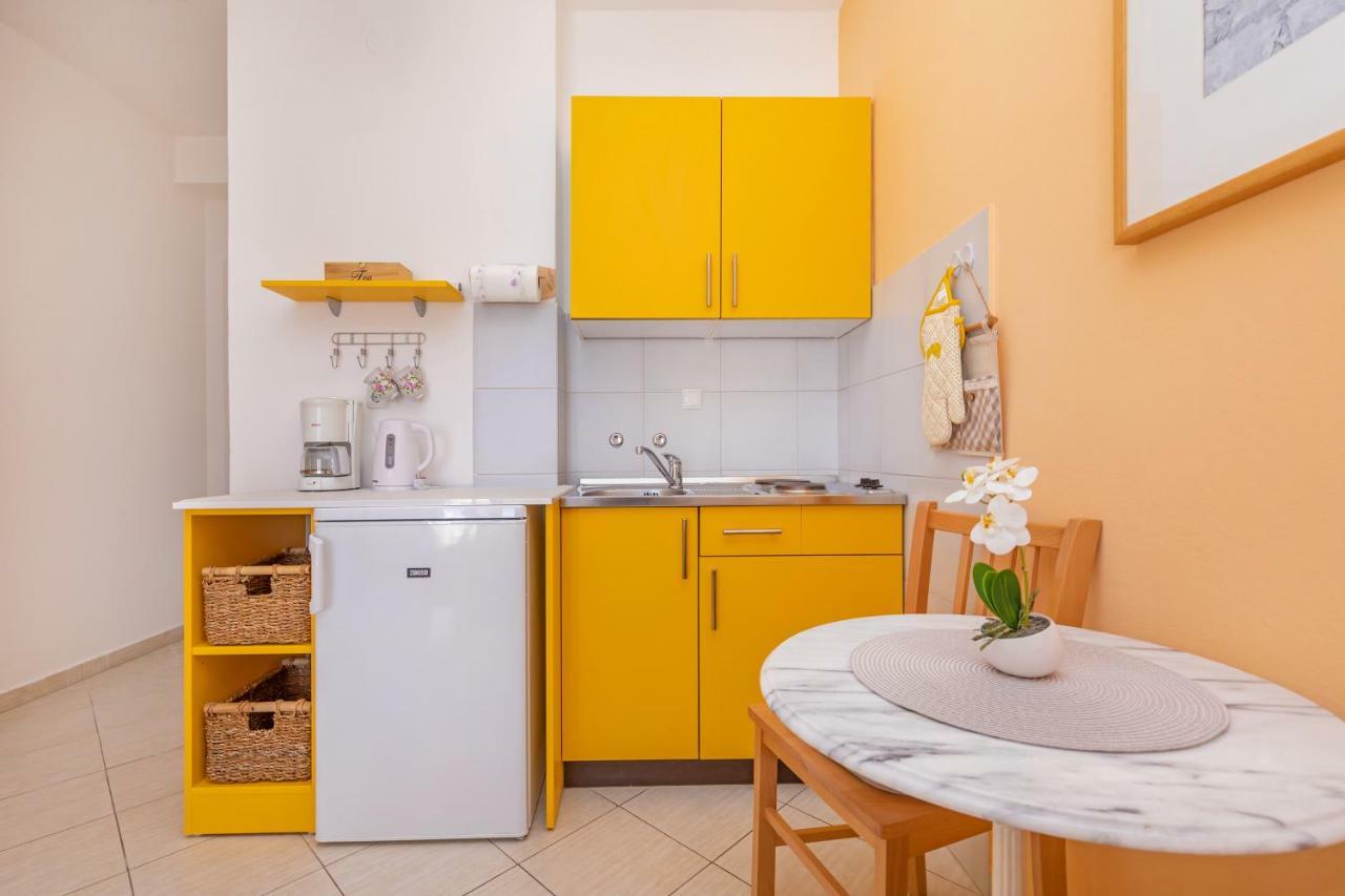 Apartments Mirela Млини Экстерьер фото
