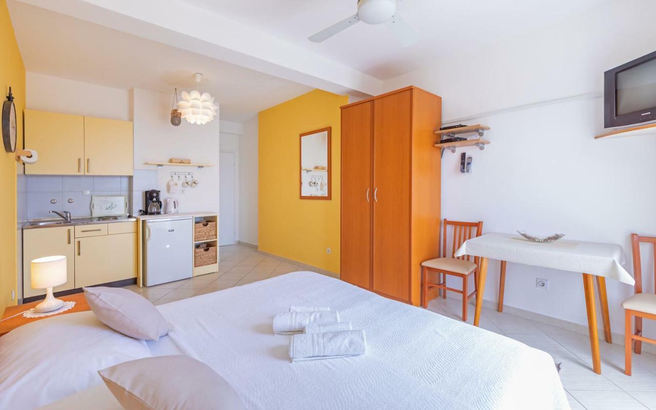 Apartments Mirela Млини Экстерьер фото