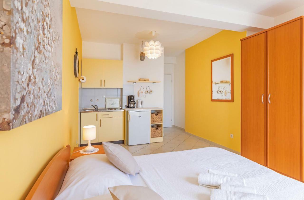 Apartments Mirela Млини Экстерьер фото