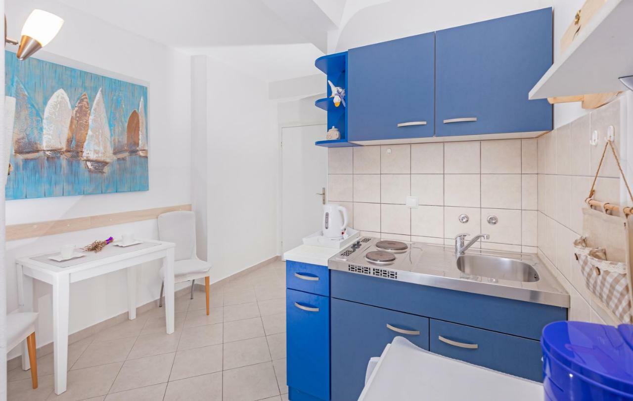 Apartments Mirela Млини Экстерьер фото